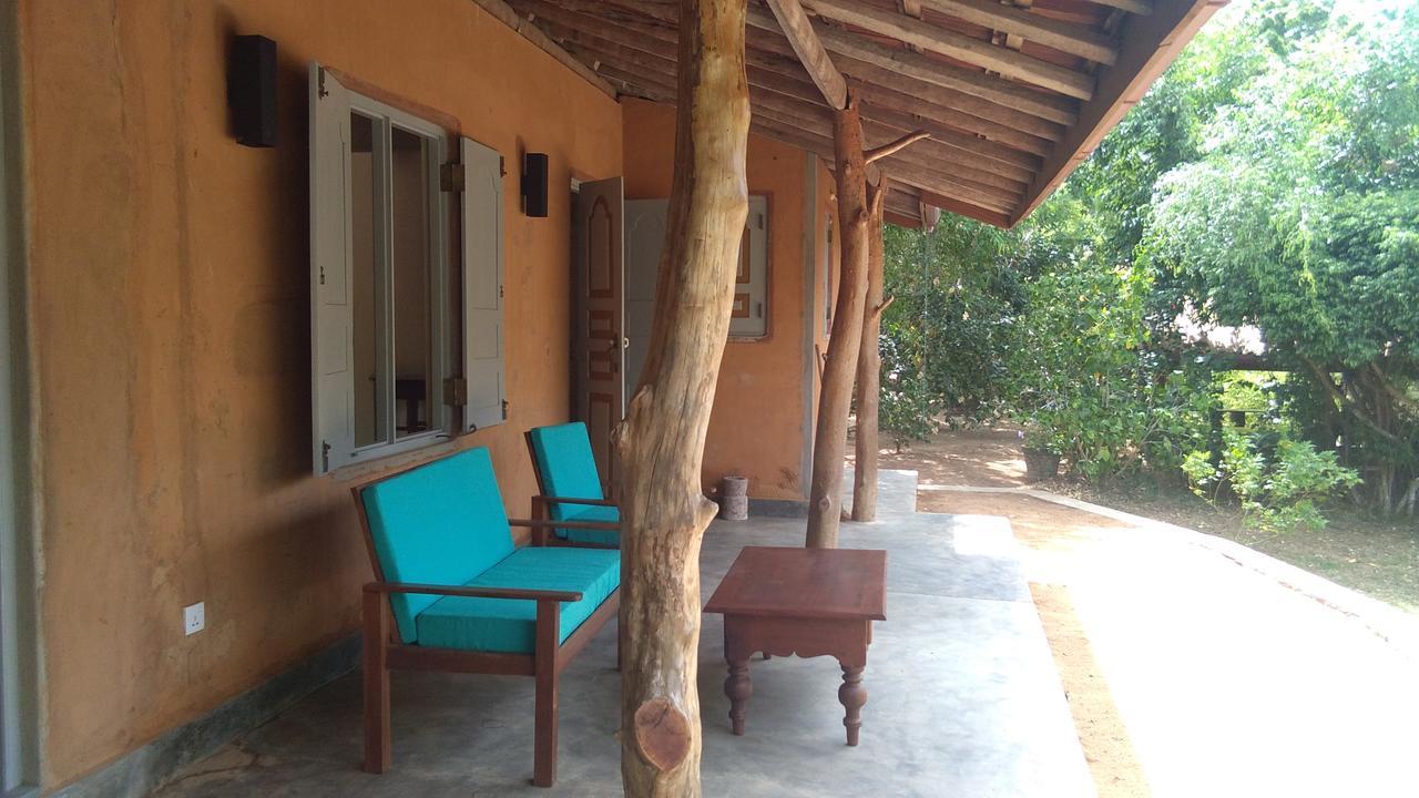 Taragala Chalets Kalametiya ภายนอก รูปภาพ